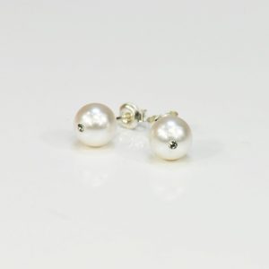 Kolczyki z białą perłą C 8,0